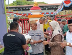 Keluarga Mantan Bupati Darwis Moridu Sambut Ramadhan dengan Berbagi Sembako untuk Masyarakat Boalemo