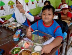 Makan Bergizi Gratis Capai 15 Juta Penerima Manfaat, Presiden Prabowo Pacu Percepatan