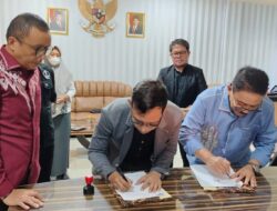 Bupati Rum Pagau Teken Kerja Sama dengan Universitas Famika Makassar
