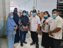 Sekda Sherman Moridu Dampingi Ketua Dekranasda Provinsi Tinjau IKM Win Win Bakery di Boalemo