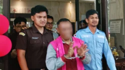 Kelola Dana Desa Sepihak, Kejari Boalemo Tahan Kades Balate Jaya